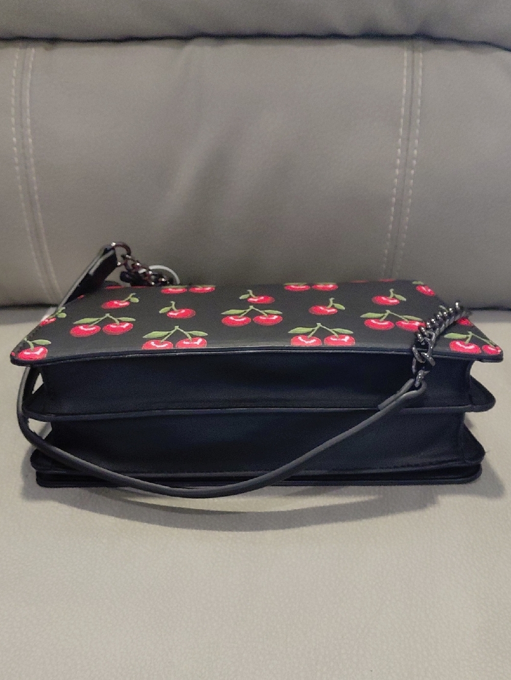STEVE MADDEN CHERRIES CROSSBODY - Picture 7 of 12